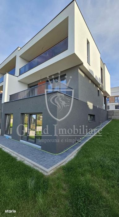 Duplex de vanzare 270 mp, zona Floresti