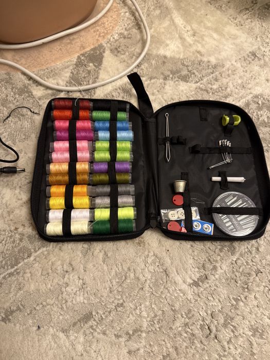 швейная машинка с набором