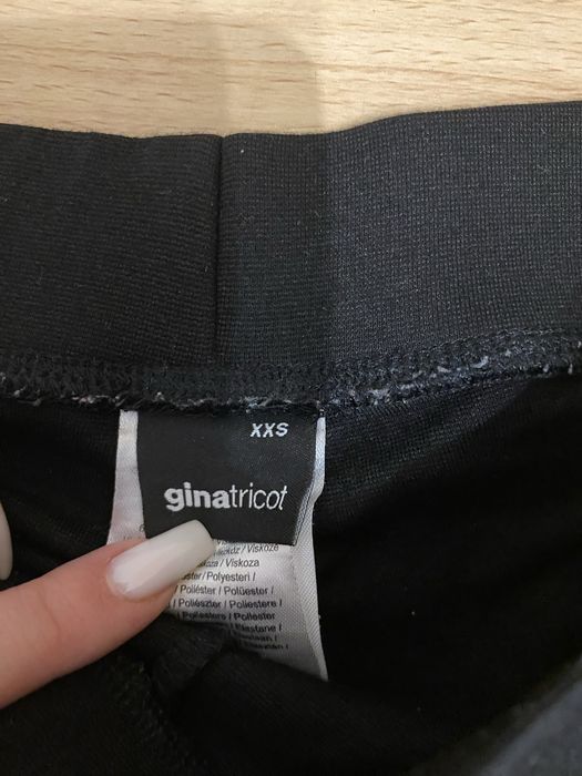 Черен flared клин