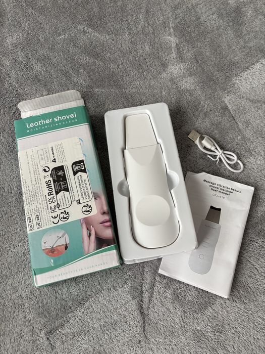 Уреди за почистване на лице, ринг лампа и bluetooth колонка