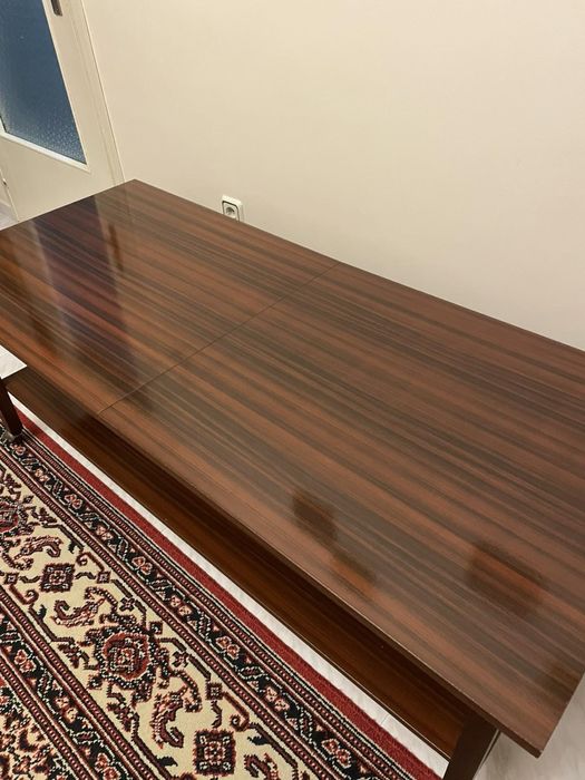 Холна разтегателна маса