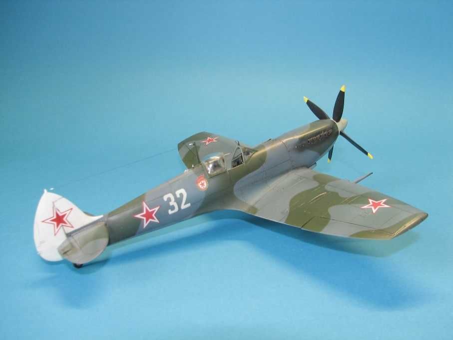 Сборная модель самолета Спитфайр LF.IXE (ICM 1/48)