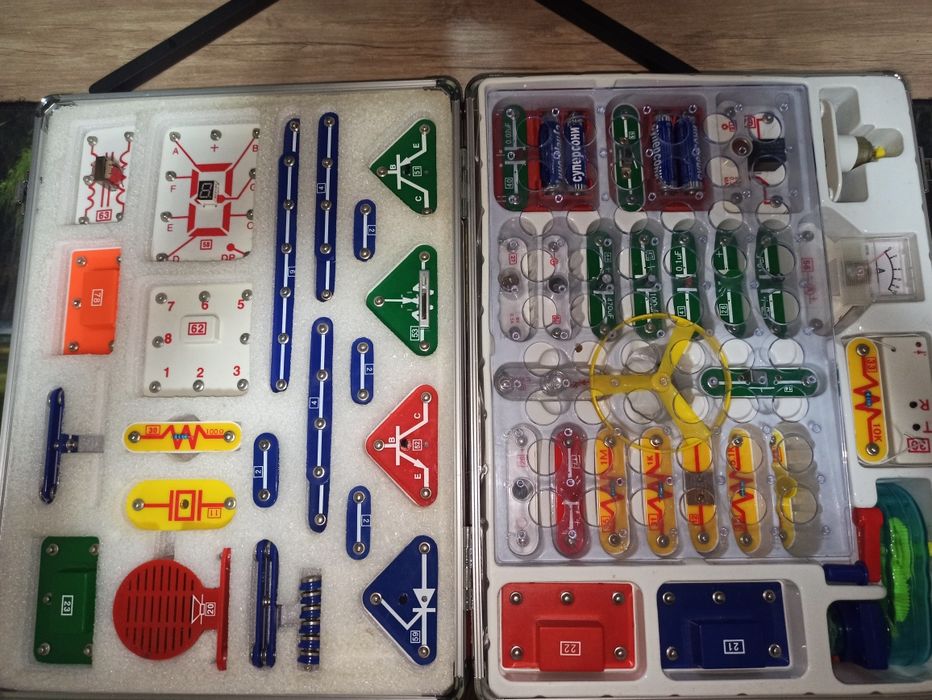 Electronic block kit , электрический строительный набор