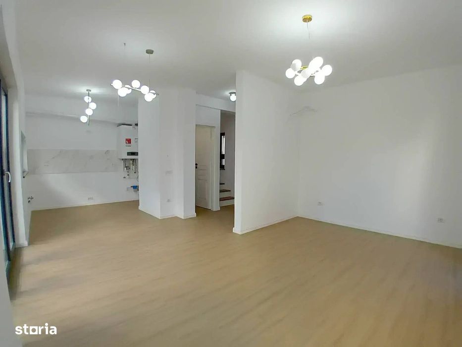 De Vânzare Casa Sisești 2 Cocosi!!