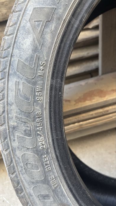 Шины бу.  R18 225/45
