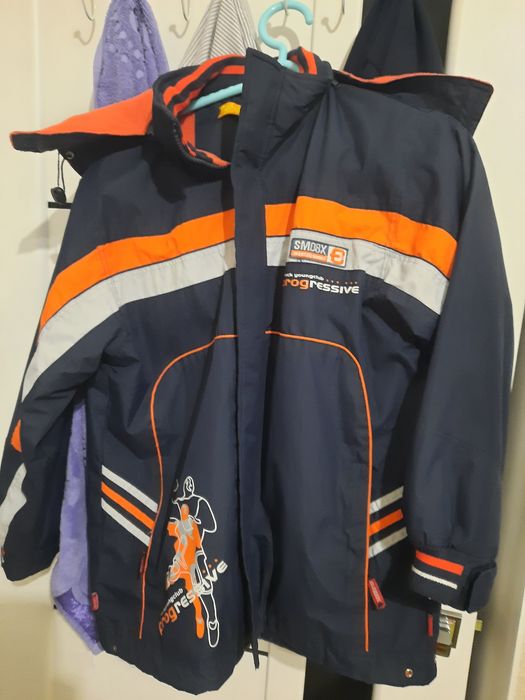 Куртка на мальчика лет 10_12 лет