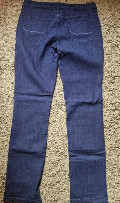 Jeanşi drepti cu stretch marimea 40