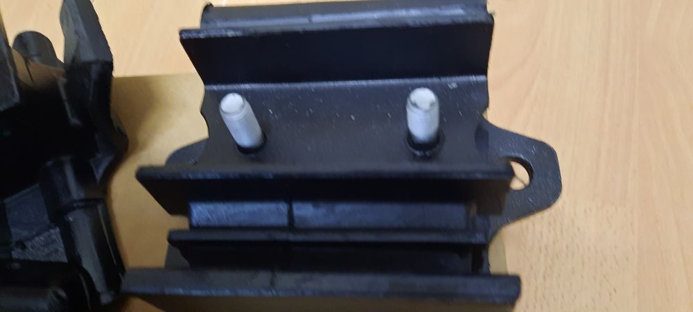 Тампони двигател и скорости за Нисан Терано