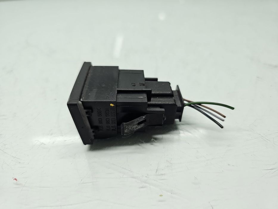 Buton incalzire scaune Volkswagen Touareg (7LA, 7L6) [Fabr 2003-2010]