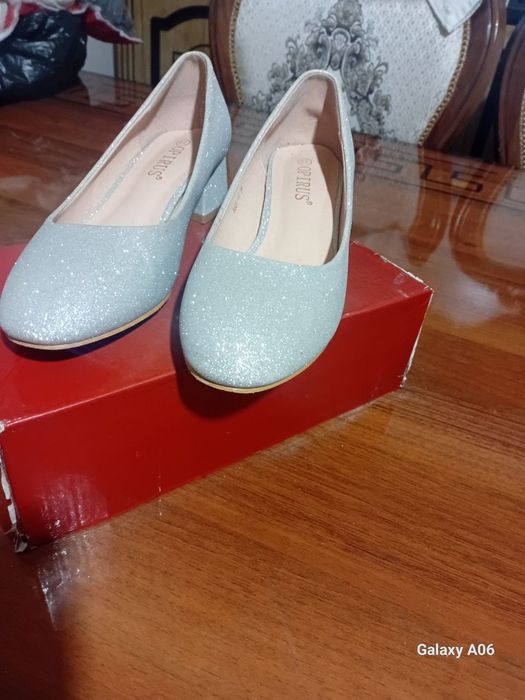 Oyoq kiyimlar arzonga bervoraman