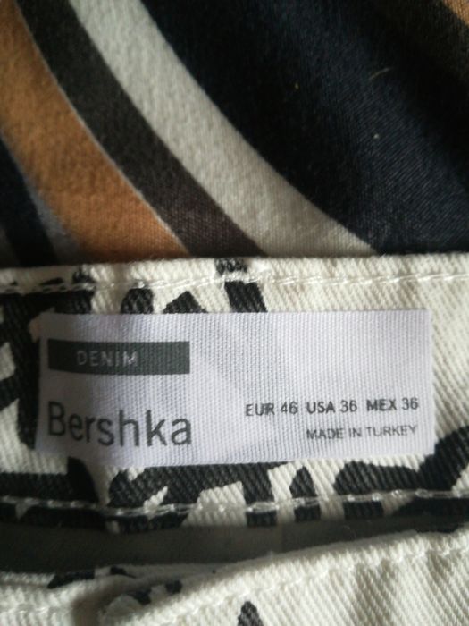 Blugi bershka noi