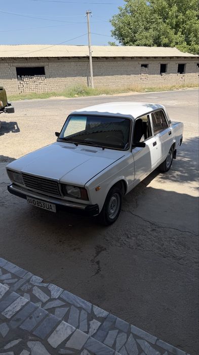 Lada vaz 2107 yili 2000