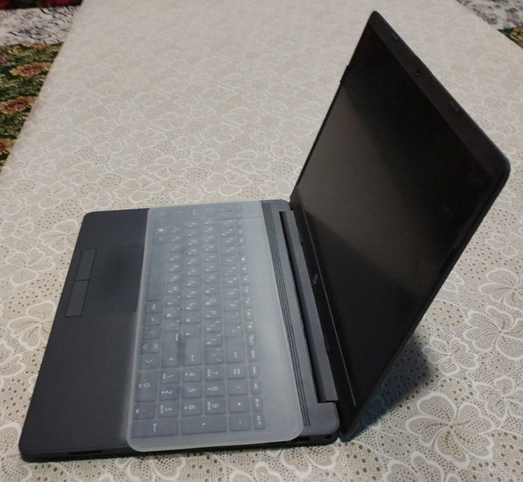 HP noutbuk yangi 1 hafta ishlatilgan