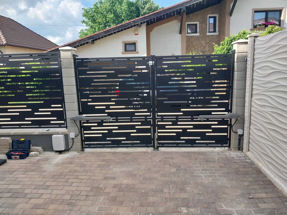 Usi de garaj sectionale si automatizari pentru porti
