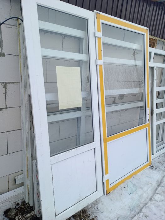 Пластиковые двери перегородки, б/у