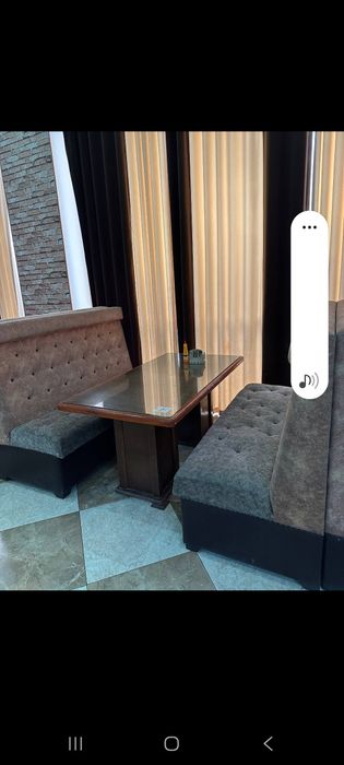 Стол и стуля , диван и стол для кафе , рестаран