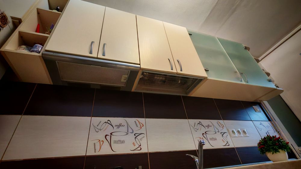 Vând mobila de bucătărie