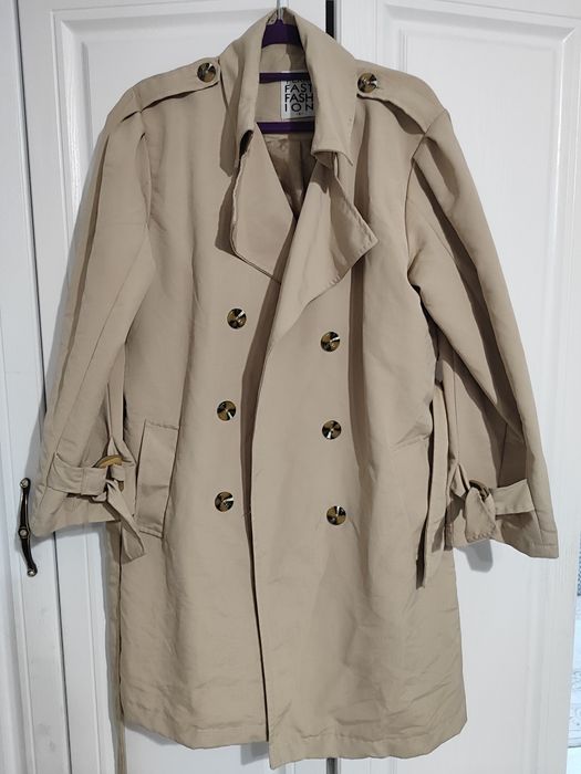 Продам плащ женский размер 48