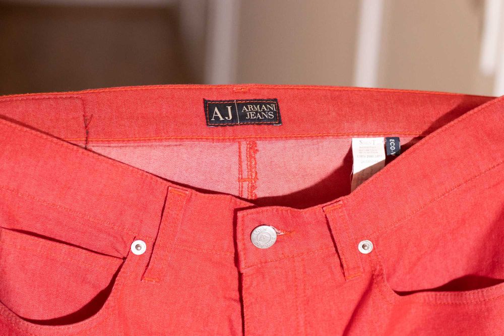 Pantaloni Armani Roșii