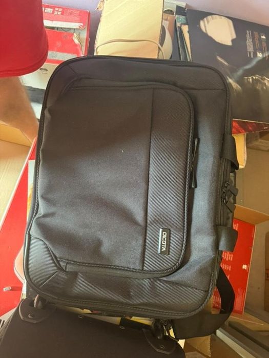 Чисто нови мъжки чанти