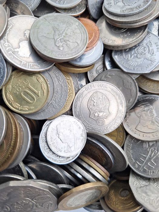 LOT peste 800 monede straine == America, Asia, Africa==