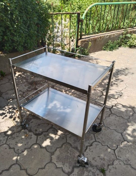 Медицинский столик.