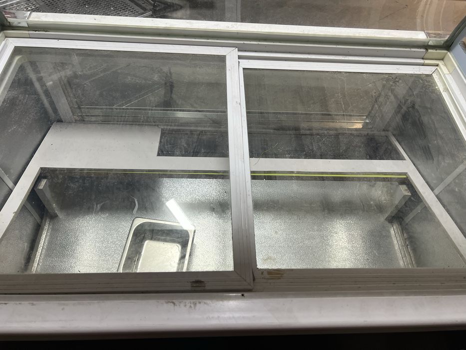 Ветринный холодильник