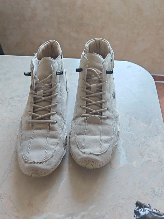 Спортно-елегантни обувки