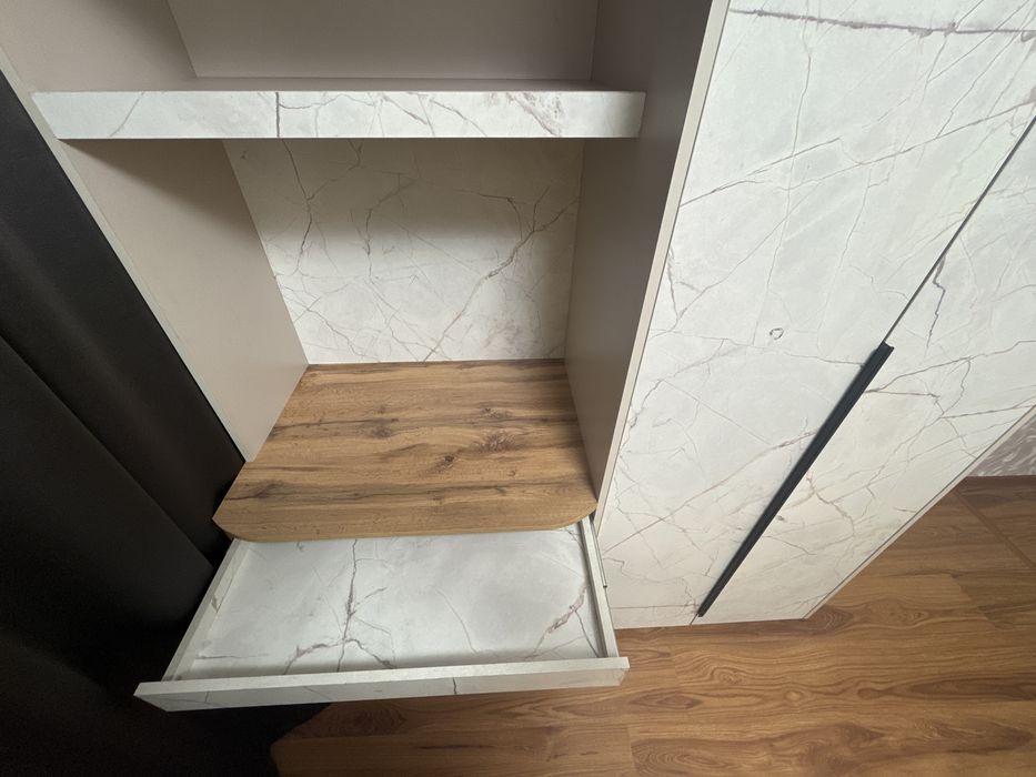 Продам спальный шкаф новый