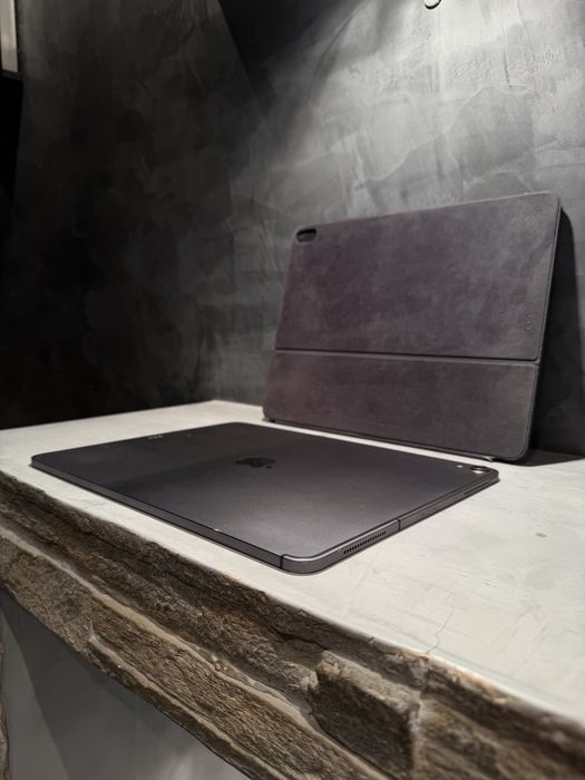 Ipad Pro 12.9" 512 GB Cellular; Wi-Fi + Smart Keyboard Folio