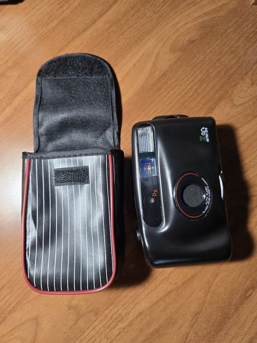 Плёночный фотоаппарат.