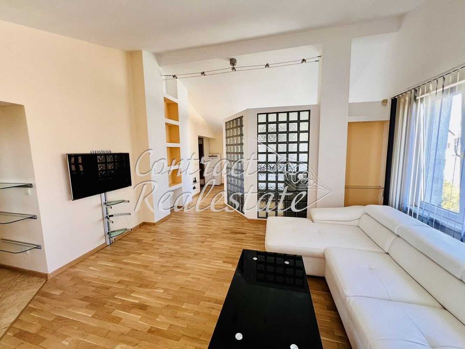 Дава се под наем Двустаен апартамент в Варна, Център - 90 кв.м за 650 € - Снимка #3