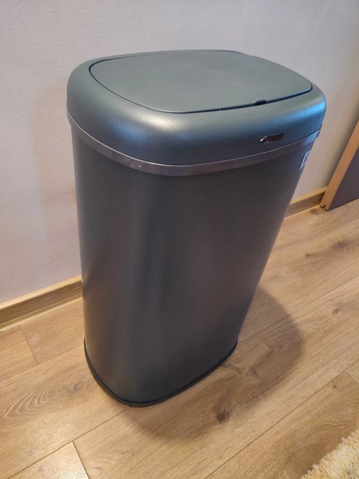 Coș de gunoi automat de bucătărie LOGAN 58L, gri mat