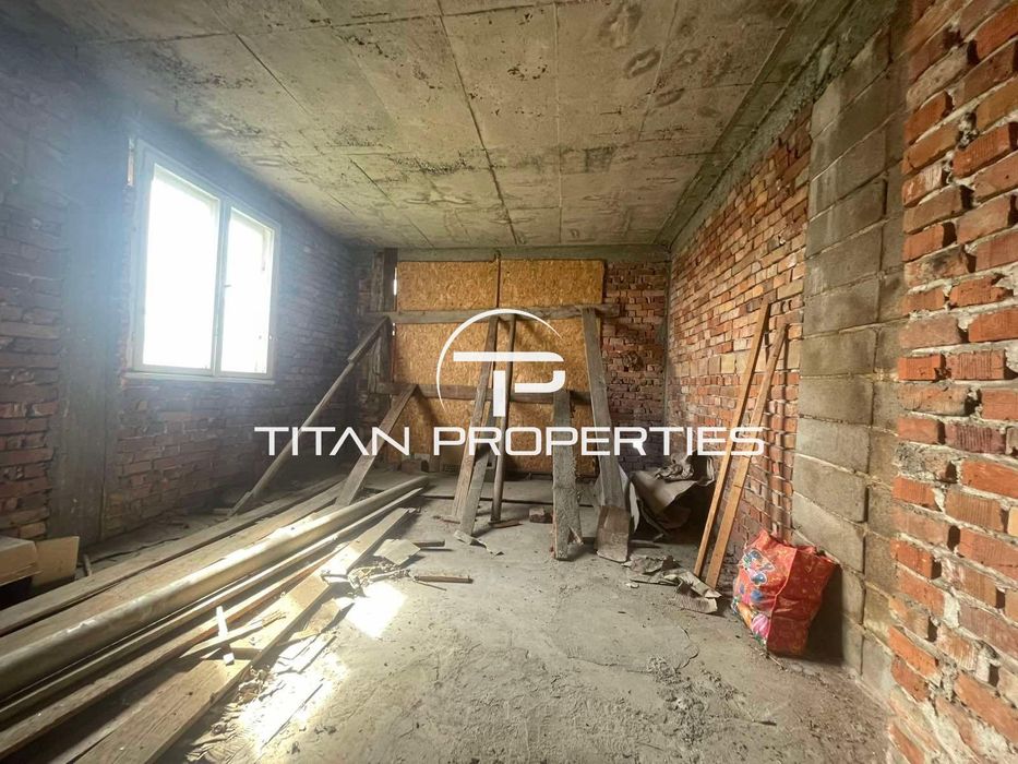 Продава се Четиристаен апартамент в Пловдив, Прослав - 352 кв.м за 232 €/кв.м - Снимка #1