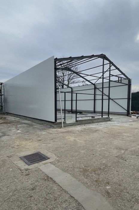 Vand hală metalică 10 X 40