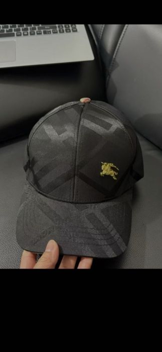 Șapcă Burberry model 2026, 7 modele, preț fix