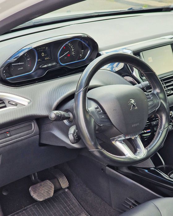 Peugeot 2008 - Allure Crossway - 1.2 130CP, AT6