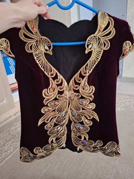 Сатылады 1-2 киилген киимдер койлектер