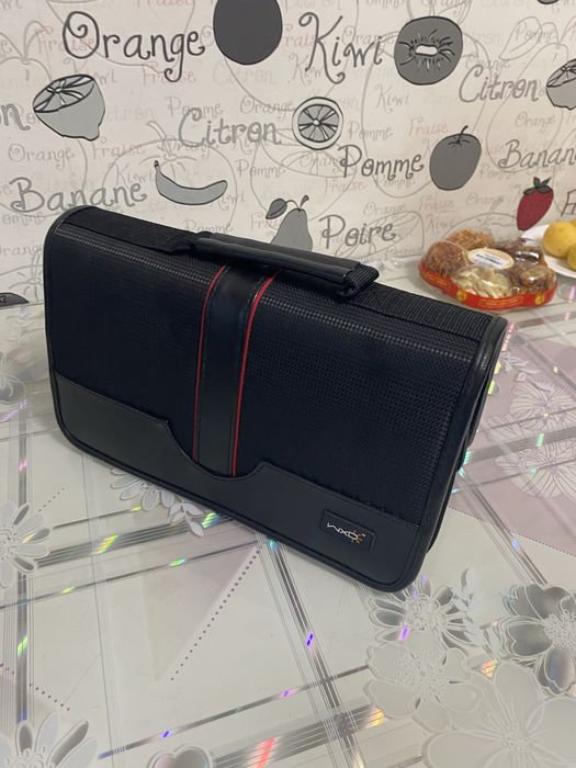 Продам сумку для компакт-дисков (вмещает 80 дисков)