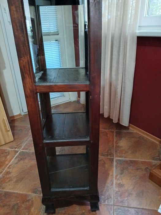 Витрина от дърво, произведена в Тайлан абсолютно запазена,