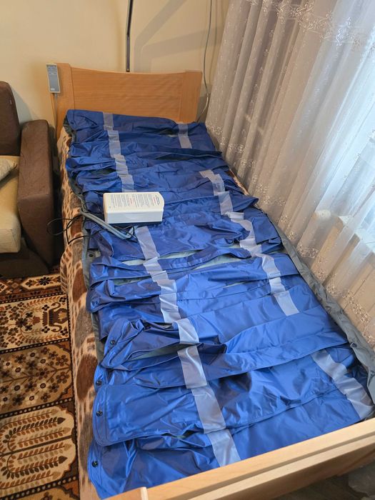 Болнично легло с помпа и декубитален матрак швейцарско Embru