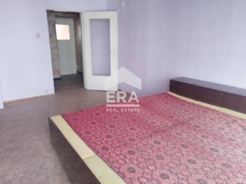 Tристаен апартамент в кв.,,Oрфей,,