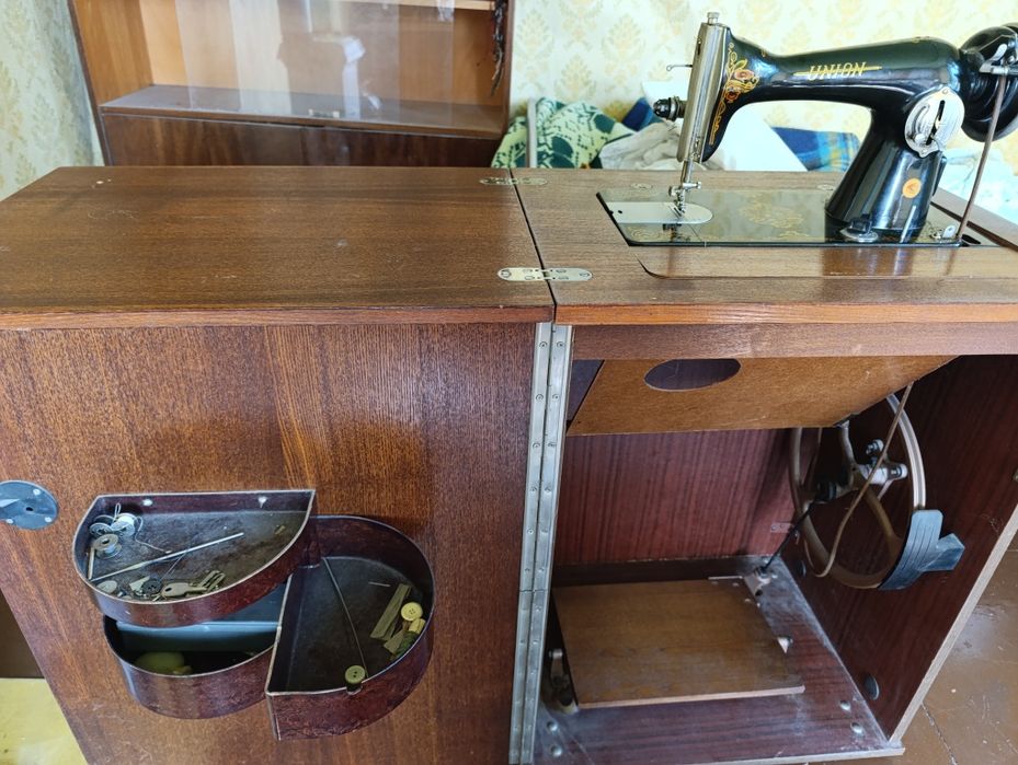 Крачна шевна машина