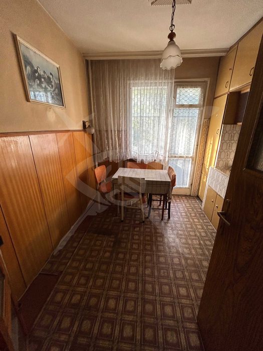 Продава се Тристаен апартамент в Пловдив, Южен - 81 кв.м за 1173 €/кв.м - Снимка #2