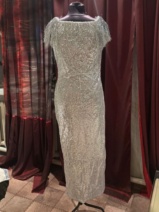 Вечернее нарядное платье