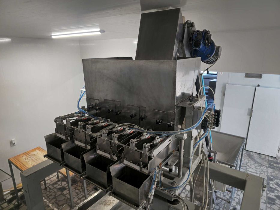 Вертикална пакетираща машина (VFFS) – реновирана, отлично състояние