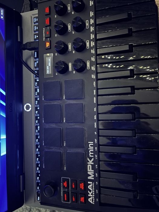 Миди клавиатура AKAI MPK mini MK3 Black