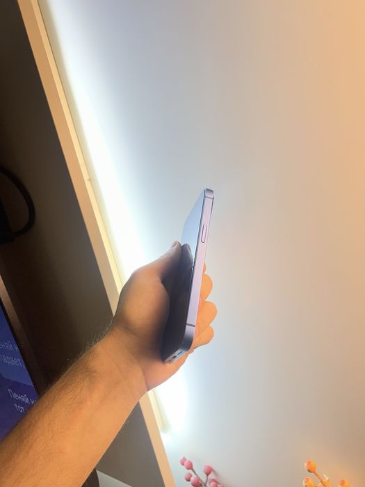 Продам IPhone 13 128gb