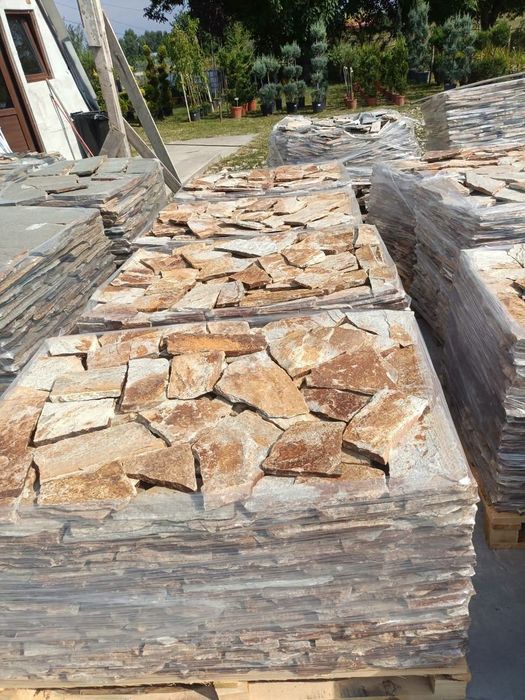 Vindem piatră naturala super calitate ideală pentru amenajări curți pentru decor preț în funcție de calitate superioară