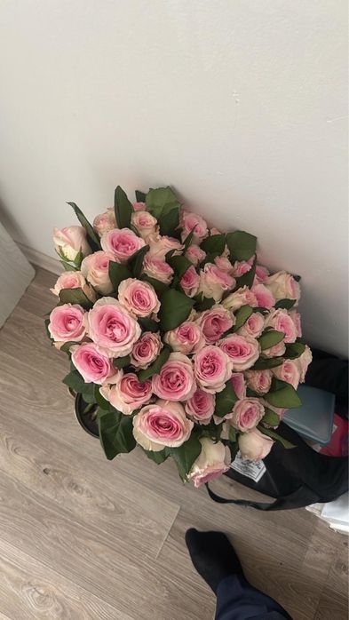 Цветы 51 роза символ красоты,